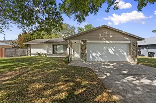 2489 SE Grand Dr, Port Saint Lucie, FL 34952 - Photo 2