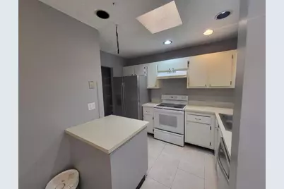 1801 Waterview Circle, Palm Springs, FL 33461 - Photo 12