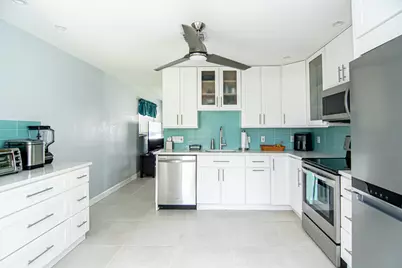 5711 NW 48th Avenue, Tamarac, FL 33319 - Photo 6