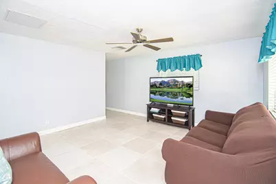 5711 NW 48th Avenue, Tamarac, FL 33319 - Photo 4