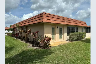 5725 Fernley Drive E #40, West Palm Beach, FL 33415 - Photo 2