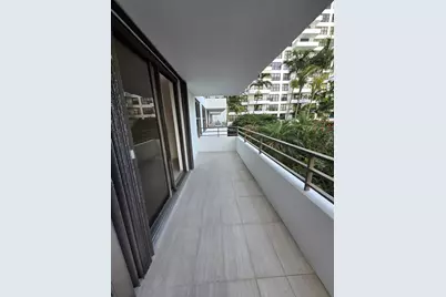 2500 Parkview #412, Hallandale Beach, FL 33009 - Photo 6