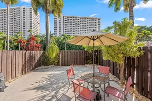 2212 NE 7th St, Hallandale Beach, FL 33009 - Photo 8