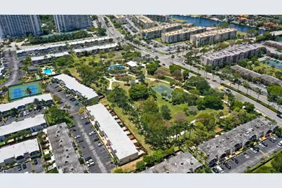 2212 NE 7th Street, Hallandale Beach, FL 33009 - Photo 22