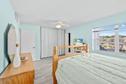 2212 NE 7th Street, Hallandale Beach, FL 33009 - Photo 16