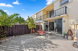 2212 NE 7th St, Hallandale Beach, FL 33009 - Photo 10