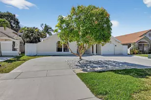 22732 Pickerel Cir, Boca Raton, FL 33428 - Photo 4