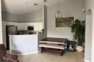 3013 Laurel Ridge Cir, Riviera Beach, FL 33404 - Photo 2