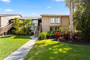 233 NE Edgewater Dr, Hutchinson Island, FL 34996 - Photo 2