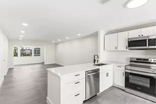 551 Covered Bridge Blvd, Lake Worth, FL 33467 - Photo 8