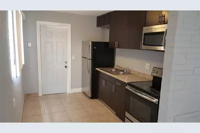 704 NW 4th Street #2, Hallandale Beach, FL 33009 - Photo 2