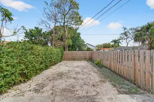 506 N Broadway, Lantana, FL 33462 - Photo 14