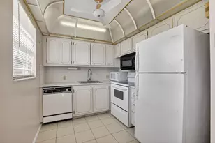 116 Preston C, Boca Raton, FL 33434 - Photo 12