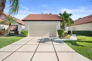 4 Ironwood Way N, Palm Beach Gardens, FL 33418 - Photo 2