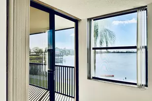 112 Lake Emerald Dr, Oakland Park, FL 33309 - Photo 12