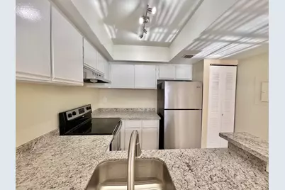 752 Executive Center Drive #33, West Palm Beach, FL 33401 - Photo 6