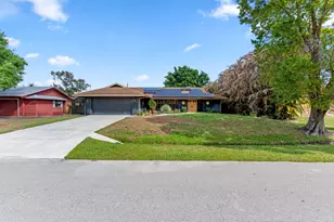 1119 SE Cambridge Dr, Port Saint Lucie, FL 34952 - Photo 1