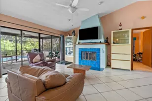 1119 SE Cambridge Dr, Port Saint Lucie, FL 34952 - Photo 2