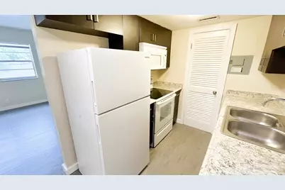 202 Lucerne Avenue #Unit 3, Lake Worth, FL 33460 - Photo 2