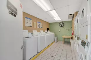 2555 NE 11th St, Fort Lauderdale, FL 33304 - Photo 34