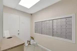 2555 NE 11th St, Fort Lauderdale, FL 33304 - Photo 32
