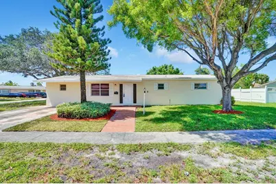 113 SE 14th Street, Deerfield Beach, FL 33441 - Photo 2