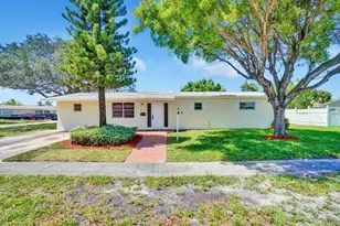 113 SE 14th St, Deerfield Beach, FL 33441 - Photo 2