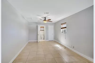 113 SE 14th Street, Deerfield Beach, FL 33441 - Photo 16