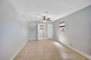 113 SE 14th St, Deerfield Beach, FL 33441 - Photo 16