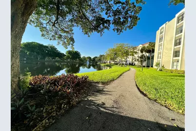 2025 Lavers Circle #D107, Delray Beach, FL 33444 - Photo 16