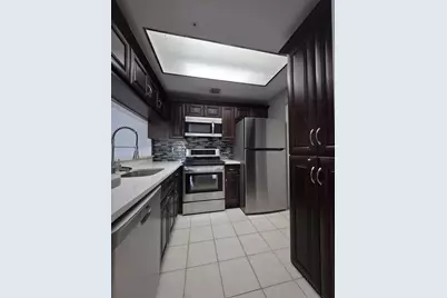 2805 Veronia Drive #204, Palm Beach Gardens, FL 33410 - Photo 10