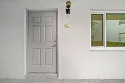 932 Flanders T, Delray Beach, FL 33484 - Photo 4