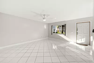 932 Flanders T, Delray Beach, FL 33484 - Photo 10