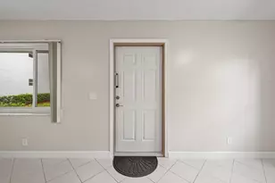 932 Flanders T, Delray Beach, FL 33484 - Photo 6