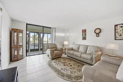 4725 Lucerne Lakes Blvd Boulevard E #110, Lake Worth, FL 33467 - Photo 2