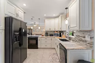 370 NW 41st Ave, Coconut Creek, FL 33066 - Photo 14