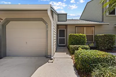 912 NE Sandalwood Place, Jensen Beach, FL 34957 - Photo 16