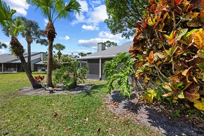 912 NE Sandalwood Place, Jensen Beach, FL 34957 - Photo 30