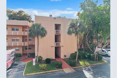 8390 Lagos De Campo Boulevard, Tamarac, FL 33321 - Photo 2