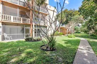 8390 Lagos De Campo Blvd, Tamarac, FL 33321 - Photo 20