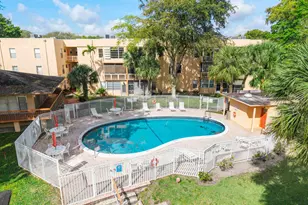 8390 Lagos De Campo Blvd, Tamarac, FL 33321 - Photo 26