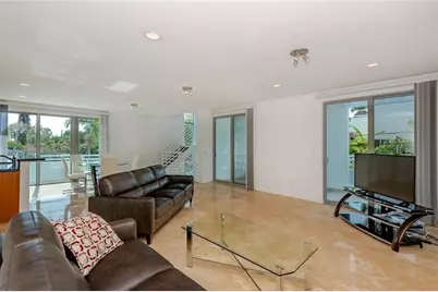 561 NE 15th Avenue, Fort Lauderdale, FL 33301 - Photo 2