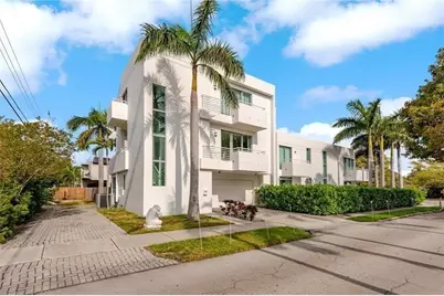 561 NE 15th Avenue, Fort Lauderdale, FL 33301 - Photo 1