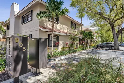 905 SE 12th Court #16, Fort Lauderdale, FL 33316 - Photo 2