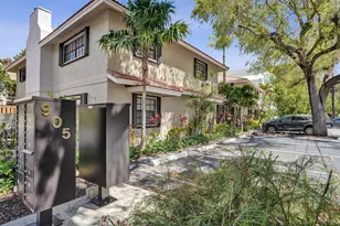 905 SE 12th Ct, Fort Lauderdale, FL 33316 - Photo 2