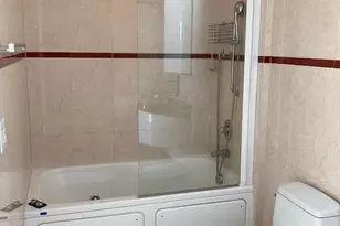 110 Washington Ave, Miami Beach, FL 33139 - Photo 14