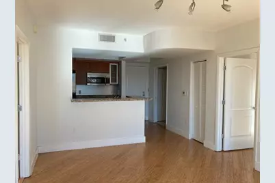 110 Washington Avenue, Miami Beach, FL 33139 - Photo 2