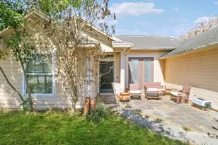 533 NW Avon Ave, Port Saint Lucie, FL 34983 - Photo 6