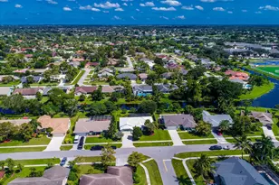 1935 Primrose Ln, Wellington, FL 33414 - Photo 40