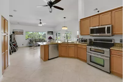 1935 Primrose Lane, Wellington, FL 33414 - Photo 14